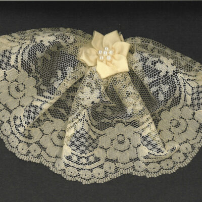 Mini Ivory Pearl Bow